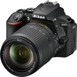 Digitalne kamere: Nikon D5600 + AF-S DX NIKKOR 18-140 f/3.5-5.6G ED VR